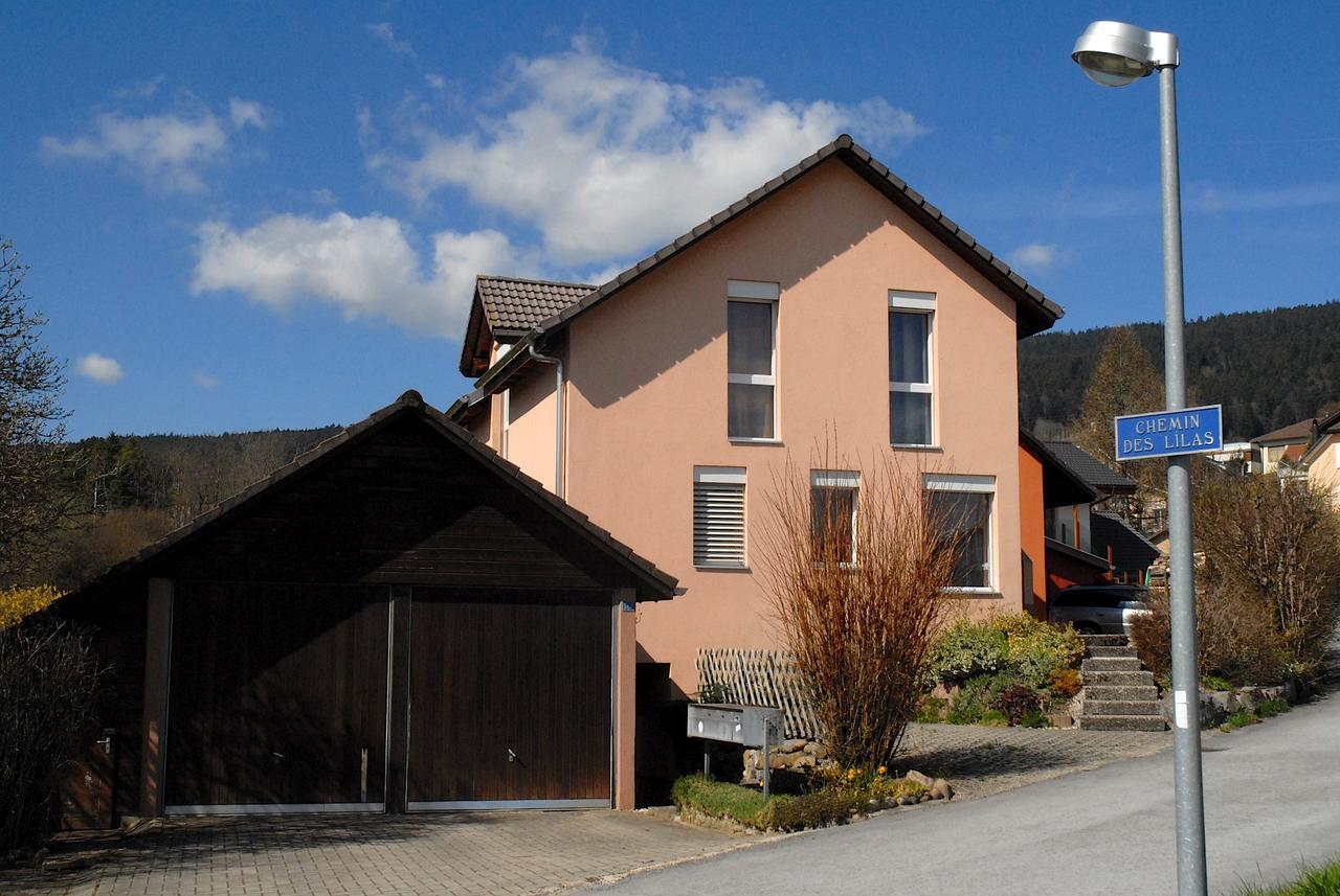 Appartment Aux Lilas Les Geneveys-sur-Coffrane Екстериор снимка